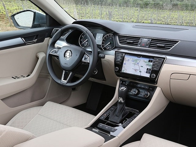 Skoda Superb: обзор, технические характеристики, комплектации - фото3