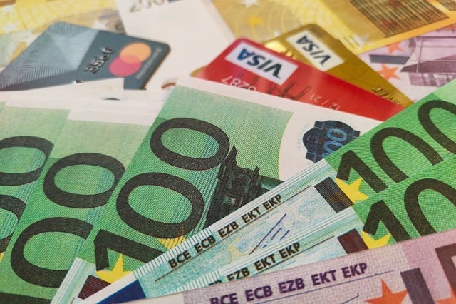 Міжбанк, готівка, карта: чому різні курси валют в Україні та де вигідніше обмінювати - фото4