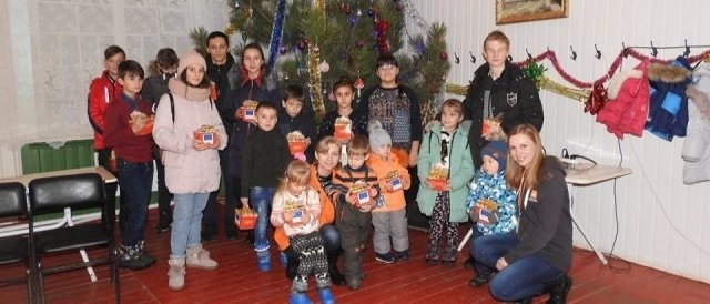 Новогодние подарки получили дети луганских энергетиков