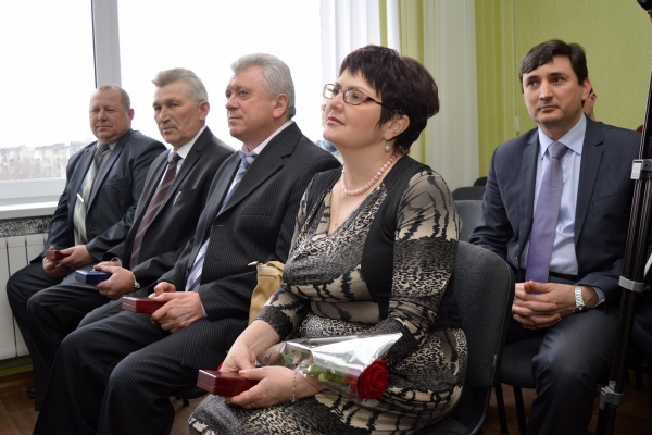  Медикам Счастьенской горбольницы вручили государственные награды