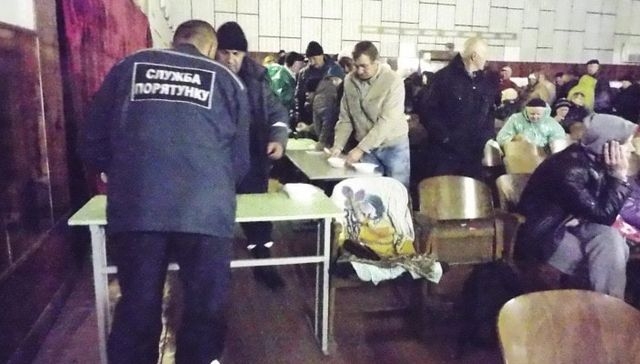 КПВВ в Станице Луганской не успел пропустить всех желающих через линию разграничения