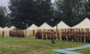 Луганских подростков отправили в РФ для участия в «Марше памяти»