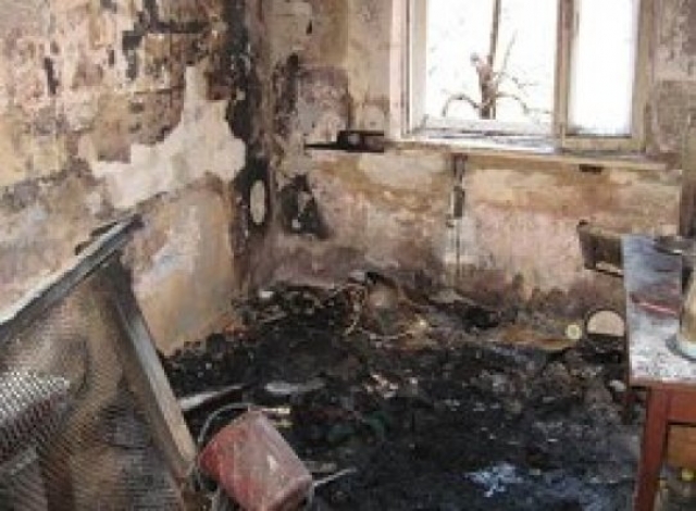 В Красном Луче во время пожара в своей квартире погиб пенсионер