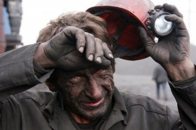 Шахтеры двух шахт требуют немедленного погашения долгов по заработной плате
