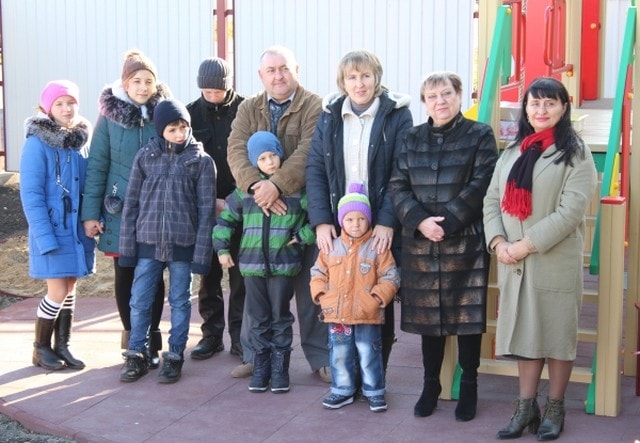 В Белолуцке открыли детский дом семейного типа (фото)