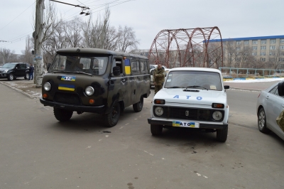 Черновицкие волонтеры передали на передовую два автомобиля