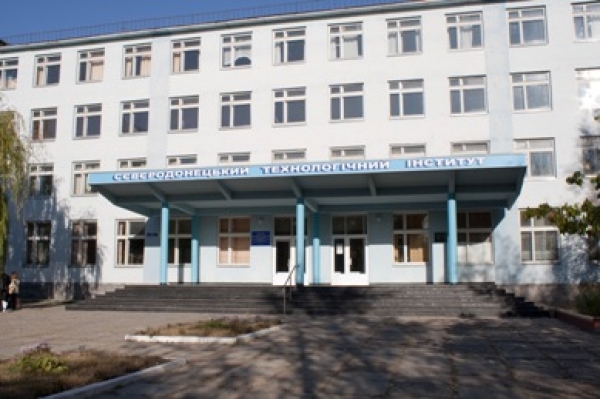 Студентам луганских вузов пообещали выплатить стипендии