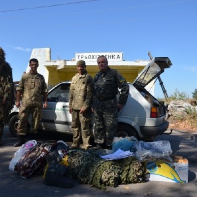 Сумские волонтеры привезли бойцам на передовую необходимые вещи
