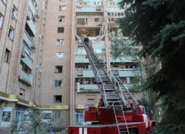 Работы в аварийном доме продолжаются
