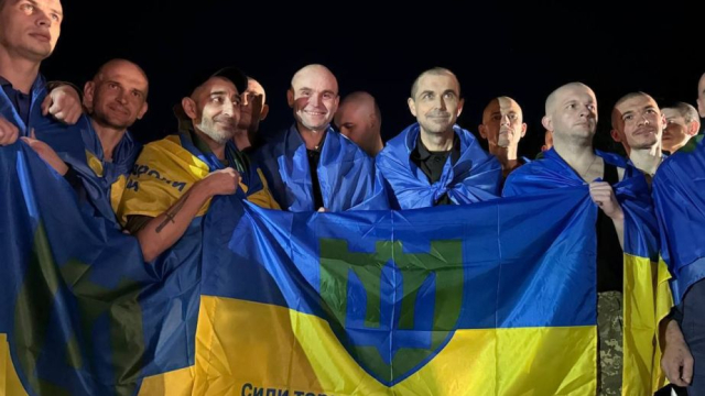 Двое пограничников Луганского отряда в рамках обмена вернулись из плена