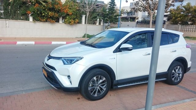На Луганщину прибыла парниковая Toyota