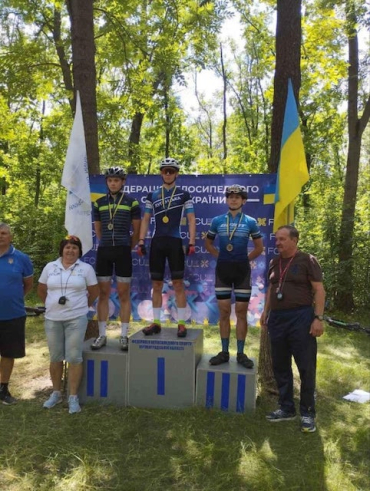 Луганский велосипедист завоевал золотую и две бронзовые награды на чемпионате Украины