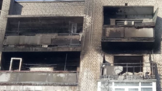 В многоэтажном доме в Стаханове произошел взрыв, есть погибшие, - фотофакт