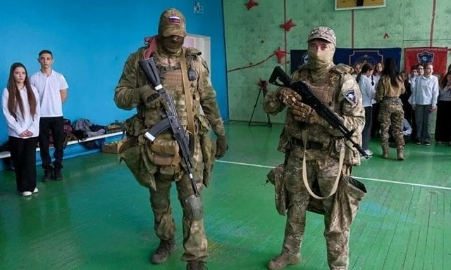 Оккупационные власти захваченной Луганщины милитаризируют детей