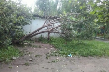 Без света, воды и газа оставила непогода жителей ОРЛО