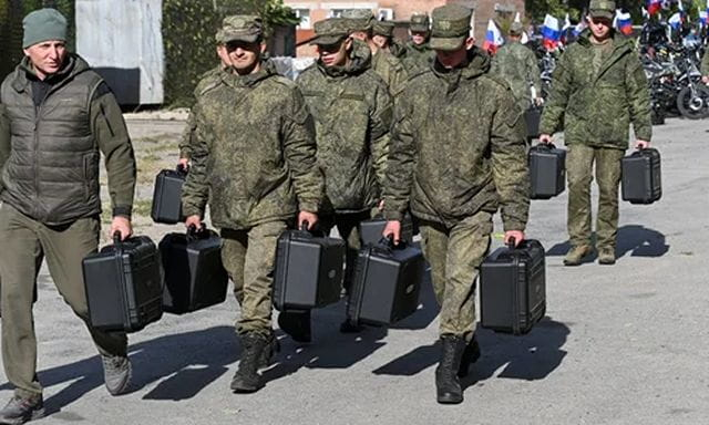 Студентов на оккупированной Луганщине заставляют идти на фронт