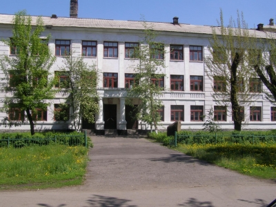 В школах Брянки готовятся начать учебный год