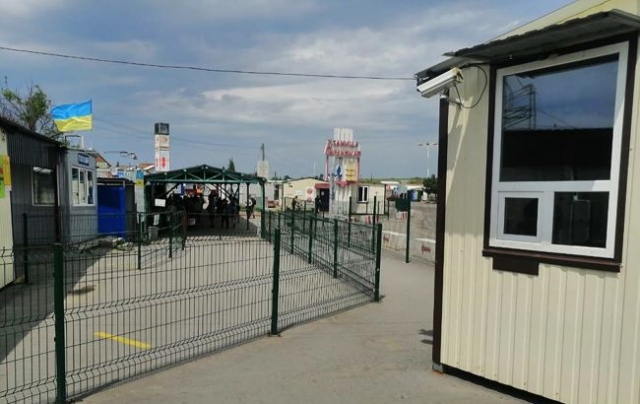 С сегодняшнего дня КПВВ в Станице Луганской временно закрыт