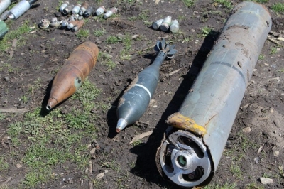 Пиротехники ГСЧС обезвредили боеприпасы в Северодонецке и Станице Луганской