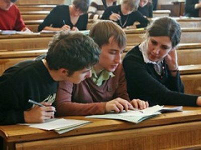 В ЛНР выпускникам вузов обещают «двойные дипломы»