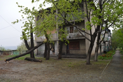 В поселок на линии огня не ездят маршрутные такси и «скорая»