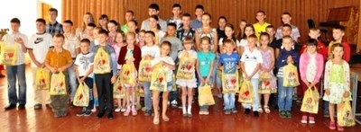 Подарки для северодонецких школьников