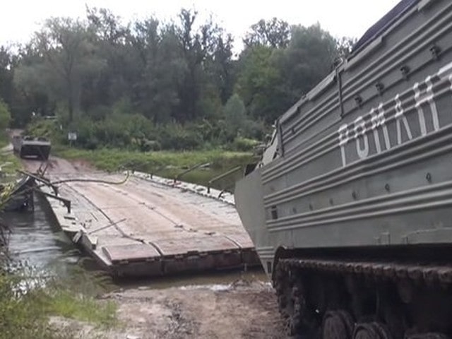 Военные восстановили движение через понтонную переправу под Крымским