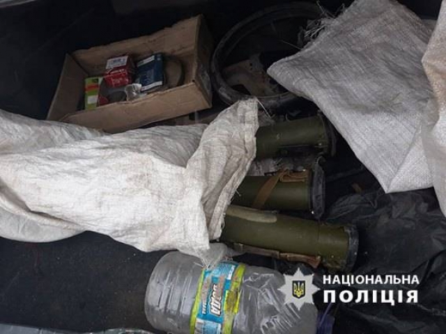 Во время контрольной закупки разоблачен торговец оружием