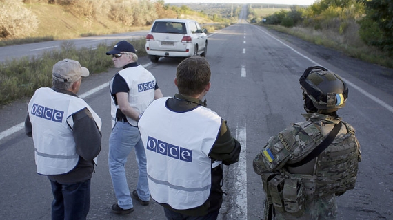 Представители ОБСЕ попали под обстрел на Луганщине