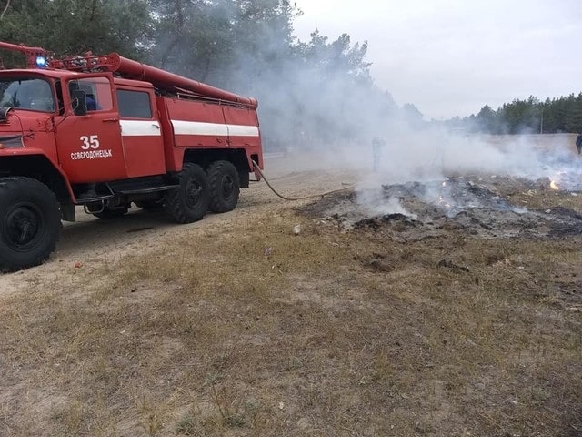 В пос. Боровском под Северодонецком горела мусорная свалка