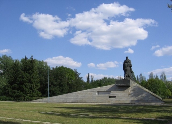 Ремонт мемориала «Украина – освободителям» затягивается