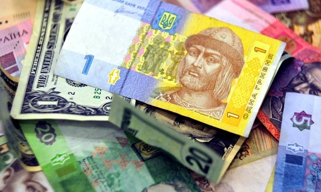 Міжбанк, готівка, карта: чому різні курси валют в Україні та де вигідніше обмінювати