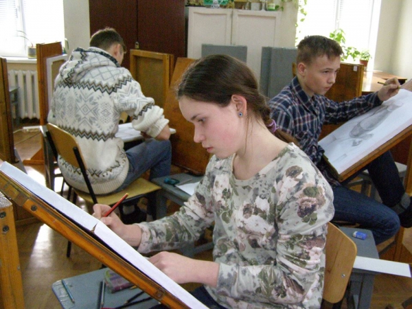 На Луганщине работают 28 школ эстетического воспитания