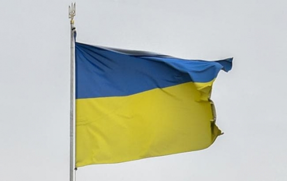 В Луганске направлено в «суд» дело в отношении парней, поднявших украинский флаг