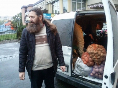 Переселенке из Стаханова помогают селяне Глинска