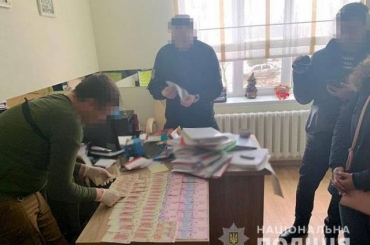 Во время получения «отката» задержана глава коммунального предприятия