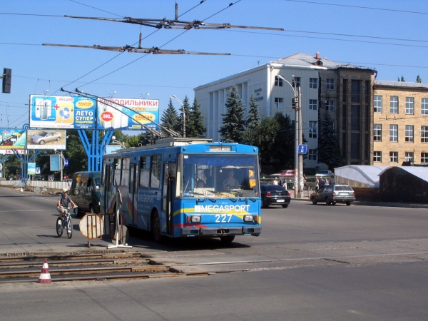 В Луганске подорожал проезд в троллейбусах