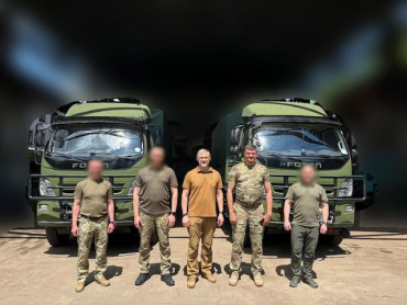 Луганским пограничникам переданы две грузовые машины
