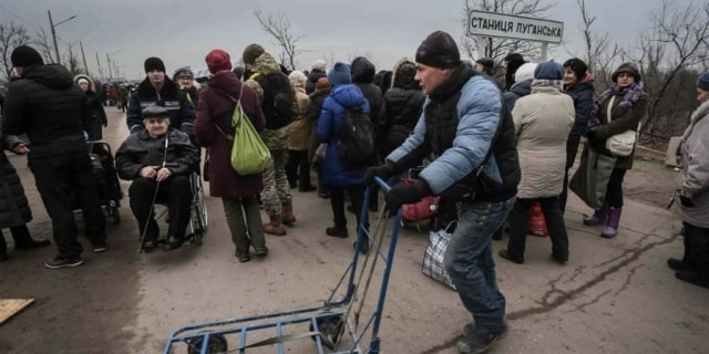 КПВВ в Станице Луганской работает с наибольшей нагрузкой