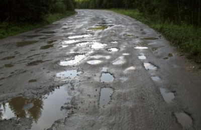 На Лугащине значительно повреждены три дороги госзначения
