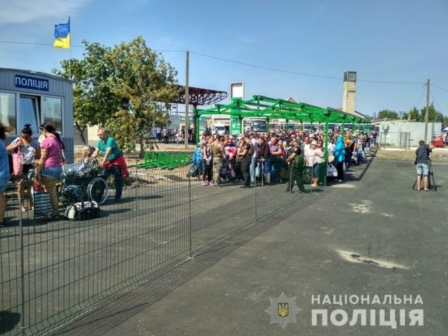 КПВВ в Станице Луганской работает в штатном режиме