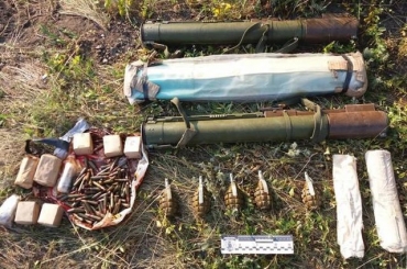 Мешок с боеприпасами нашел житель Лисичанска на обочине дороги