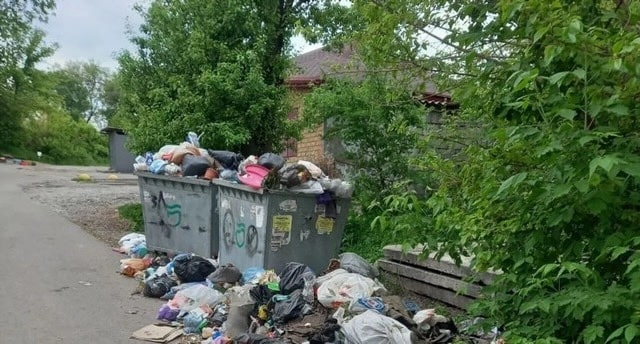 На оккупированной Луганщине – мусорный коллапс, жителям угрожают штрафами