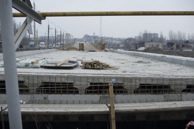 В Луганске продолжается строительство путепровода