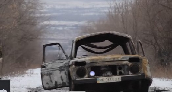 В «ЛНР» подбили гражданское авто, есть погибшие (видео)