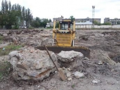 В Сватово заморозили две стройки