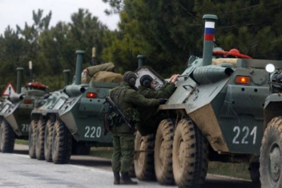 Большая колонна бронетехники вошла в Луганскую область