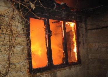 Минувшей ночью во время пожара погибли жители Антрацита