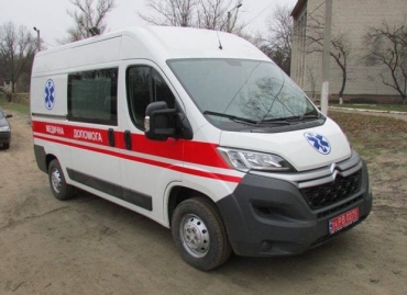 На Луганщине два совета вскладчину приобрели санитарный автомобиль