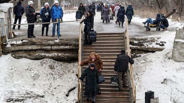 Накануне Нового года граждан, пересекающих линию разграничения, стало больше